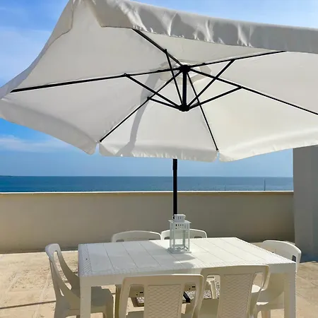 公寓 Attico Con Terrazza Vista Mare 加利波利