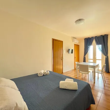 Attico Con Terrazza Vista Mare Lejlighed